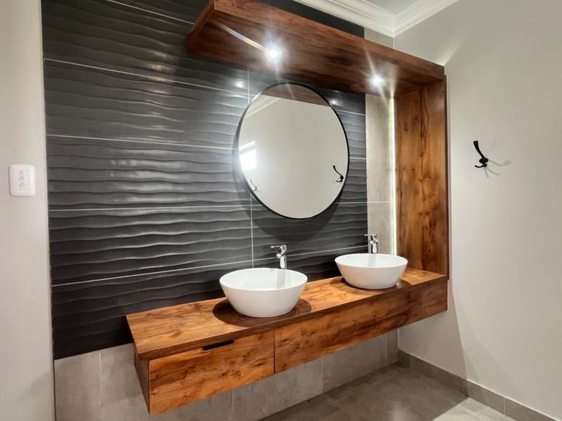 3 Bedroom Property for Sale in Fraaiuitsig Western Cape